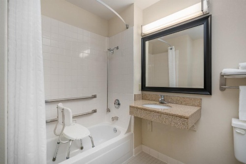 AmericInn by Wyndham Johnston Des Moines image 17