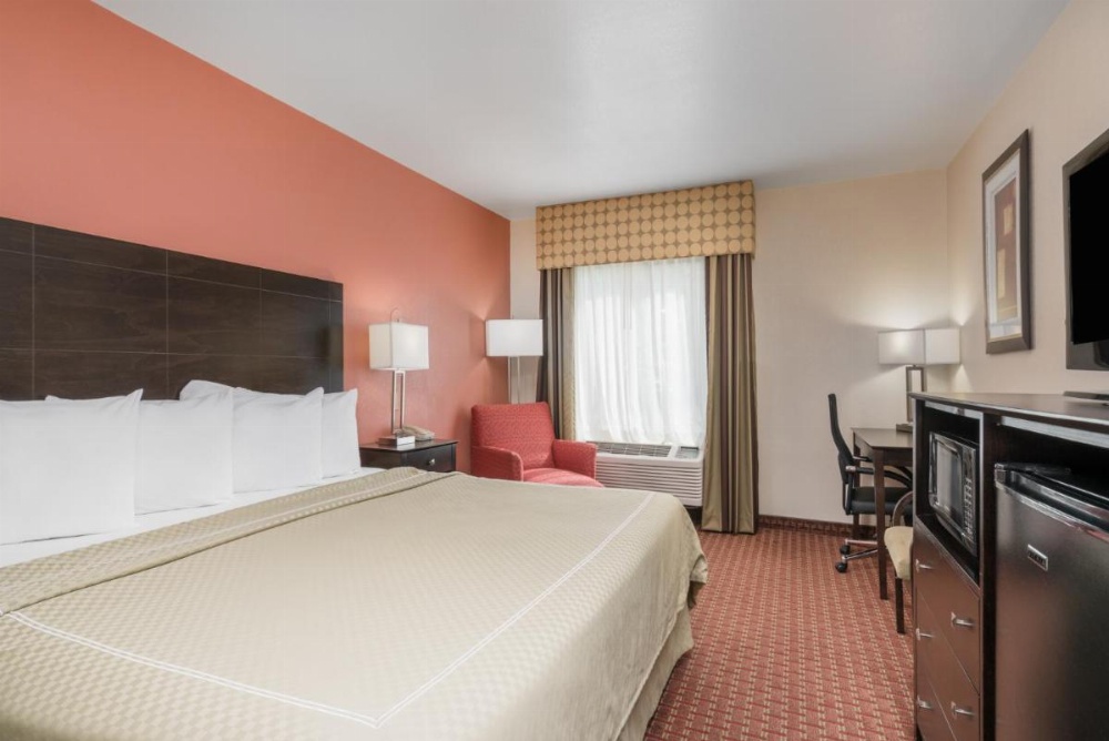 AmericInn by Wyndham Johnston Des Moines Image 19