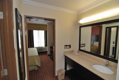 AmericInn by Wyndham Johnston Des Moines image 25