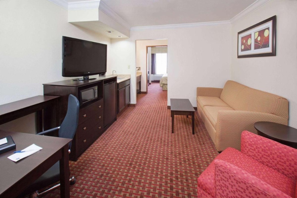 AmericInn by Wyndham Johnston Des Moines Image 37