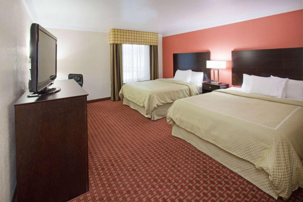 AmericInn by Wyndham Johnston Des Moines Image 40
