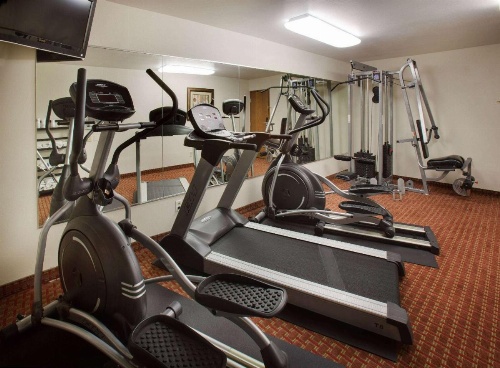 AmericInn by Wyndham Johnston Des Moines image 46